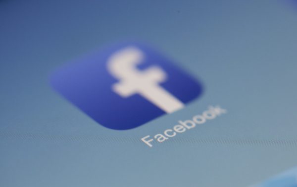 compra recensioni pagina facebook
