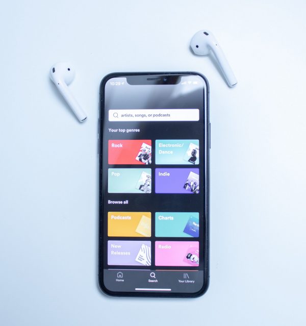 Compra plays spotify
